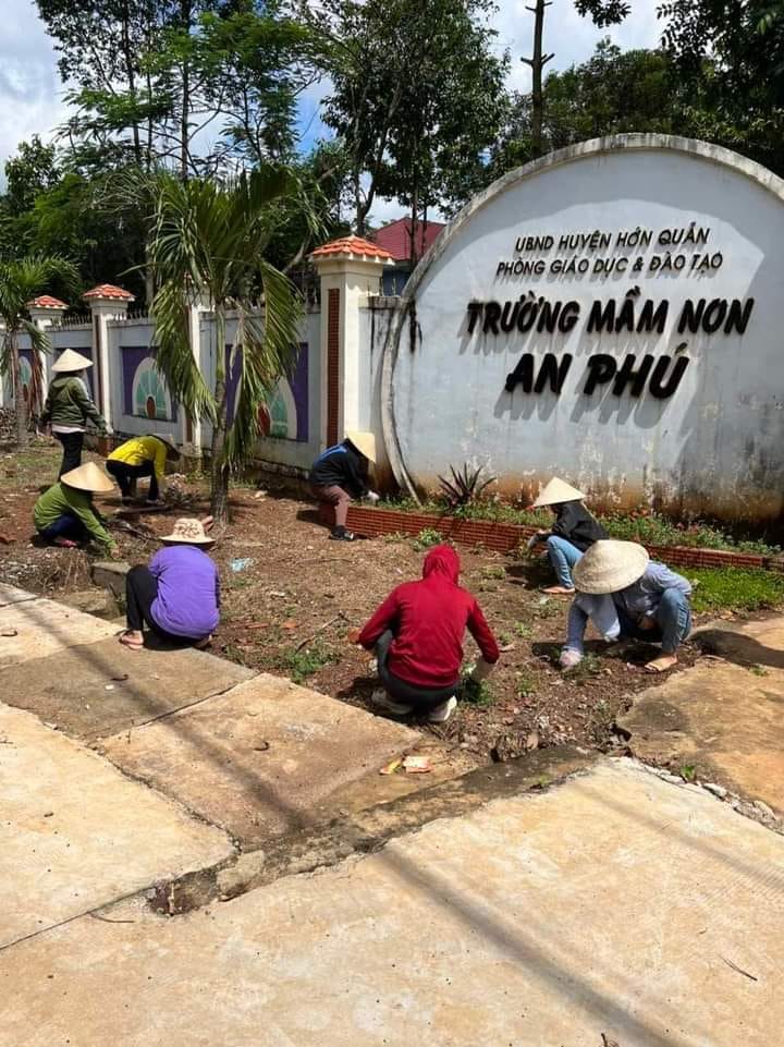 TRƯỜNG MẦM NON AN PHÚ DỌN DẸP VỆ SINH CHÀO ĐÓN NĂM HỌC MỚI