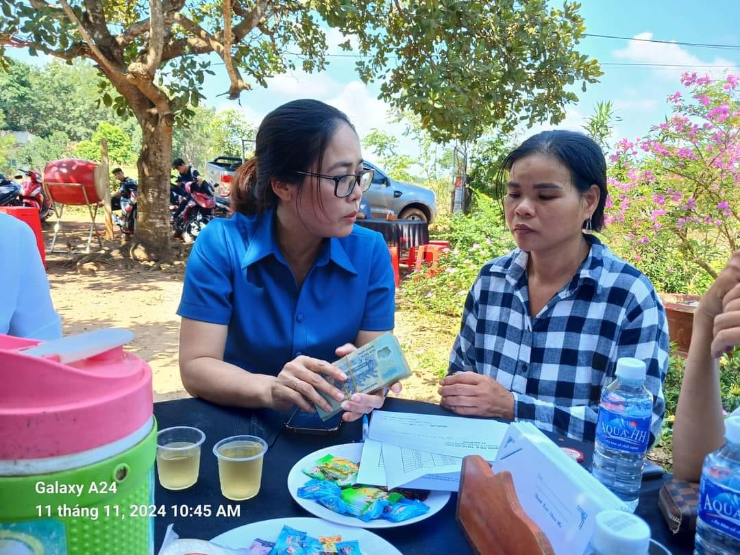 ĐỘNG VIÊN GIA ĐÌNH  HỌC SINH BỊ ĐUỐI NƯỚC TẠI ẤP AN TÂN ​